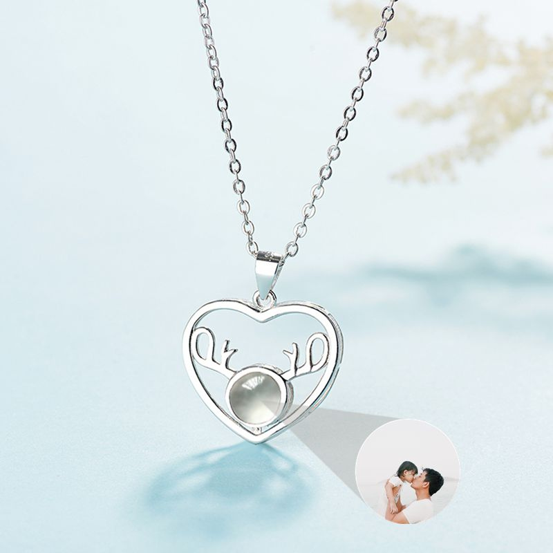 collier pendentif argent femme projection photo