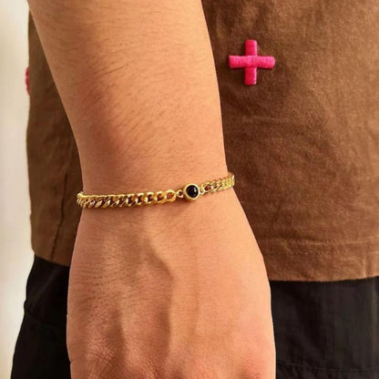 bracelet style gourmette personnalisé avec photo en or porté