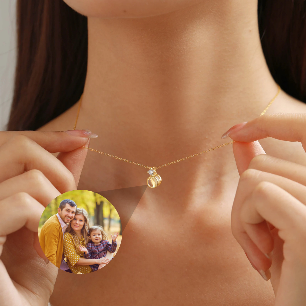 collier or photo projection personnalisé pour femme 