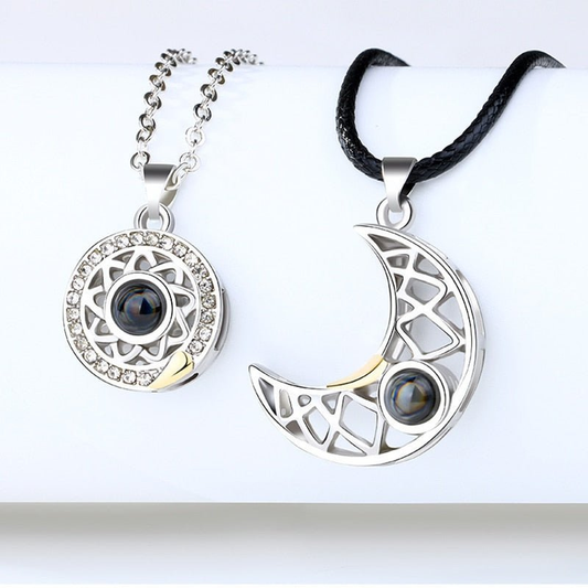 collier pendentif lune et fleur de lotus argent pour couple projection photo personnalisé