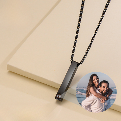 collier photo noir pour femme projection photo